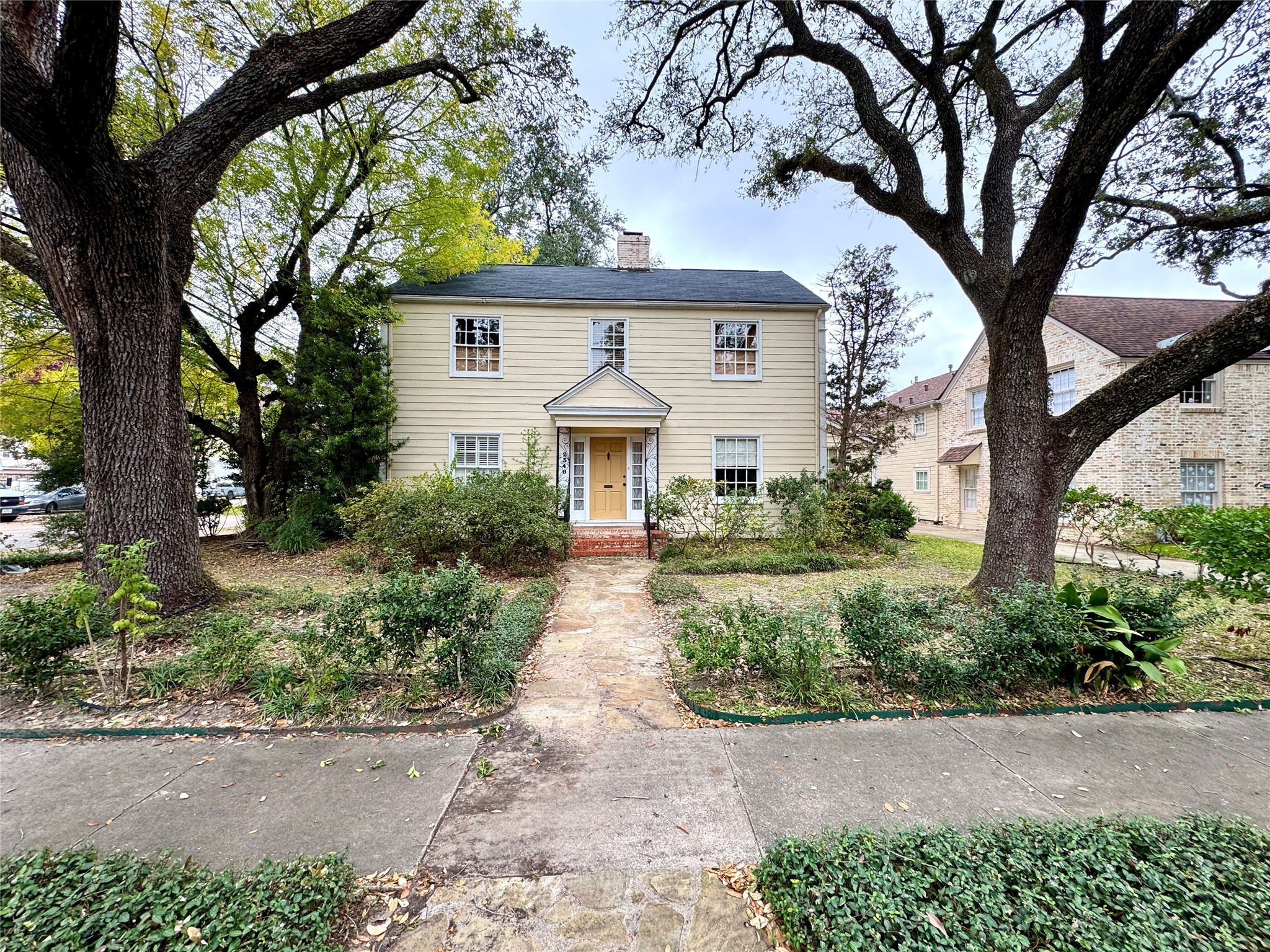 2340 Robinhood Street Houston TX 77005