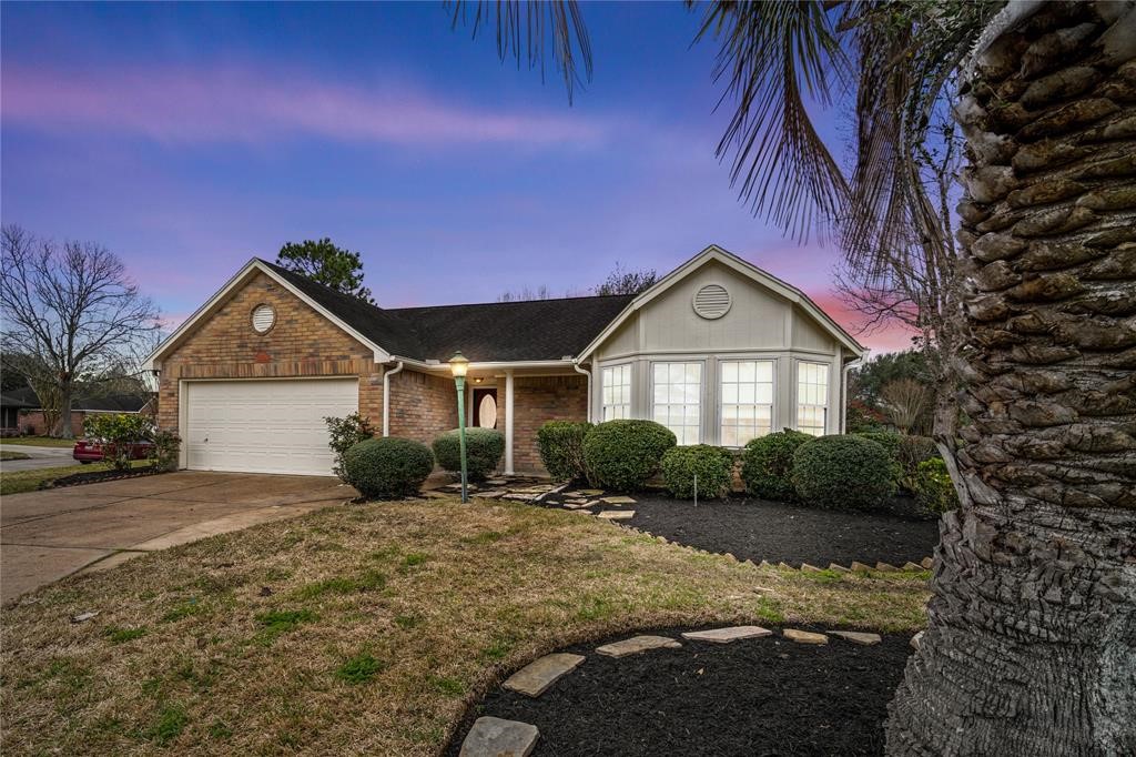 2754 North Peach Hollow Circle Pearland TX 77584
