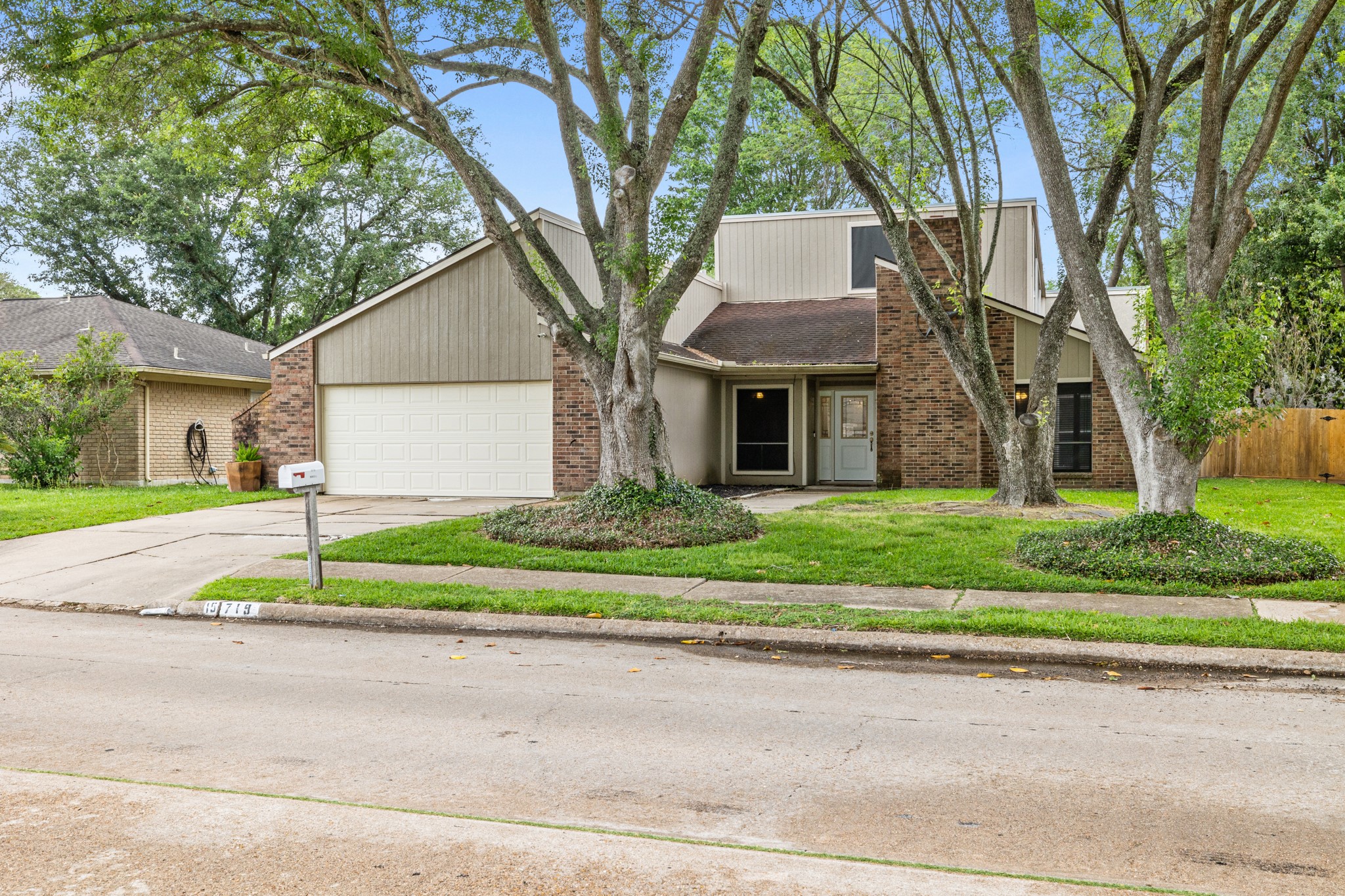 15719 Hickory Knoll Drive Houston TX 77059