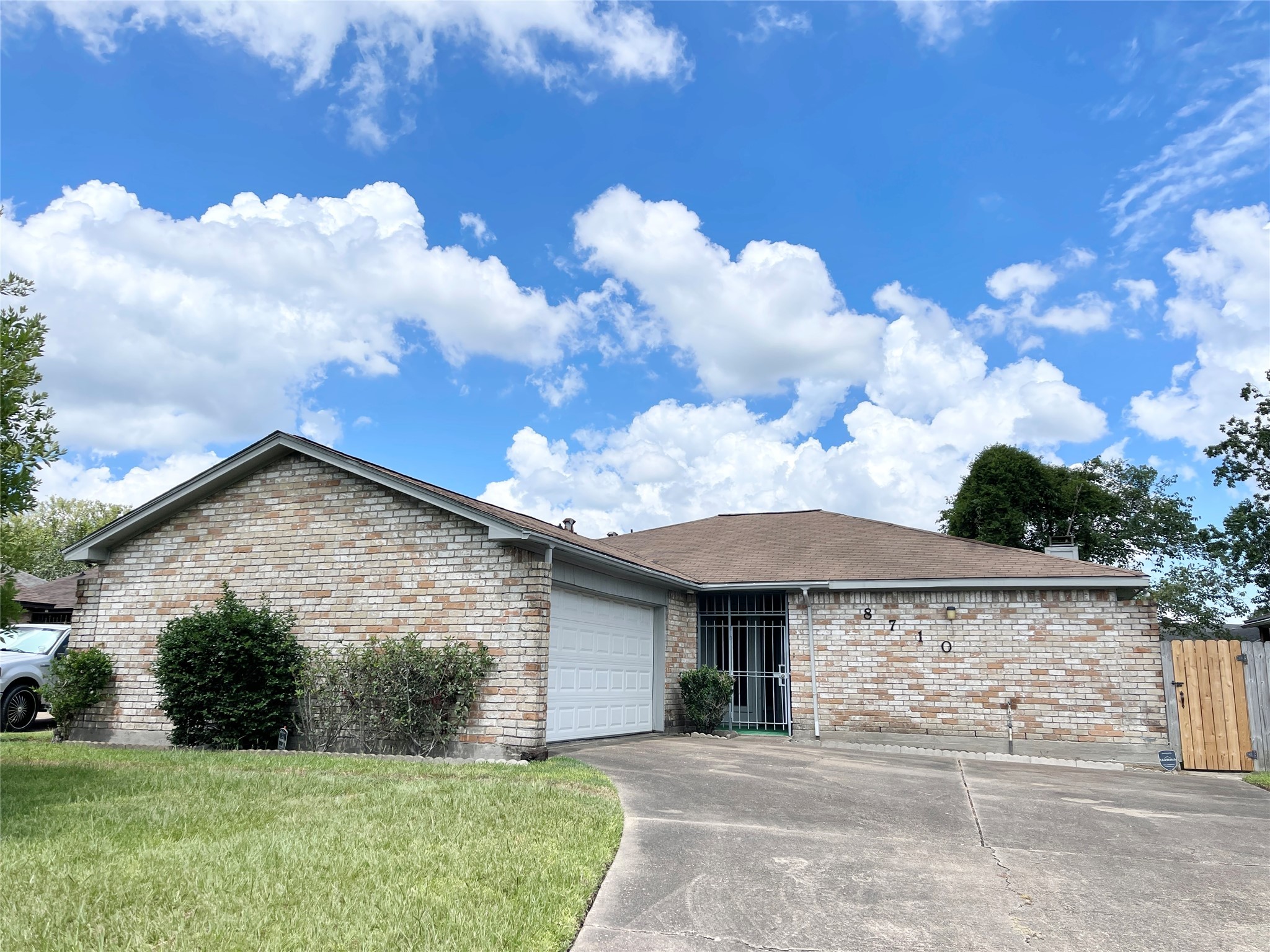 8710 Yvonne Drive Houston TX 77044