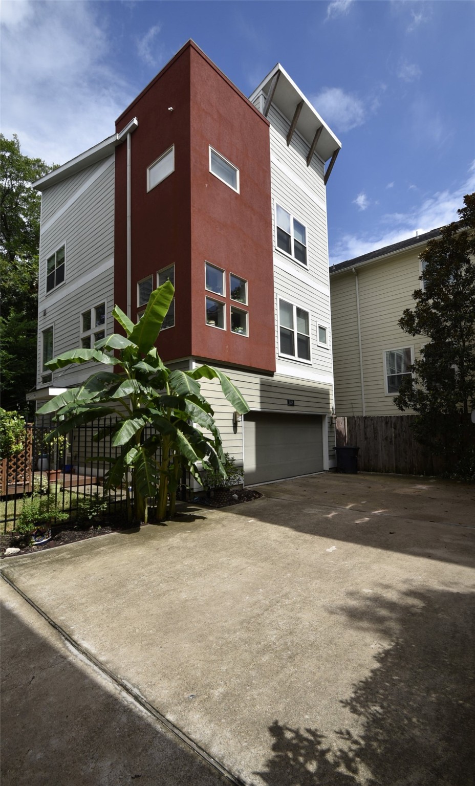 1038 W 24th Street Houston TX 77008