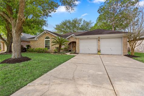 16754 Starboard View Drive Friendswood TX 77546