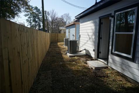10090 Calendar Street Willis TX 77318