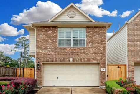 1303 Ella Place Houston TX 77008
