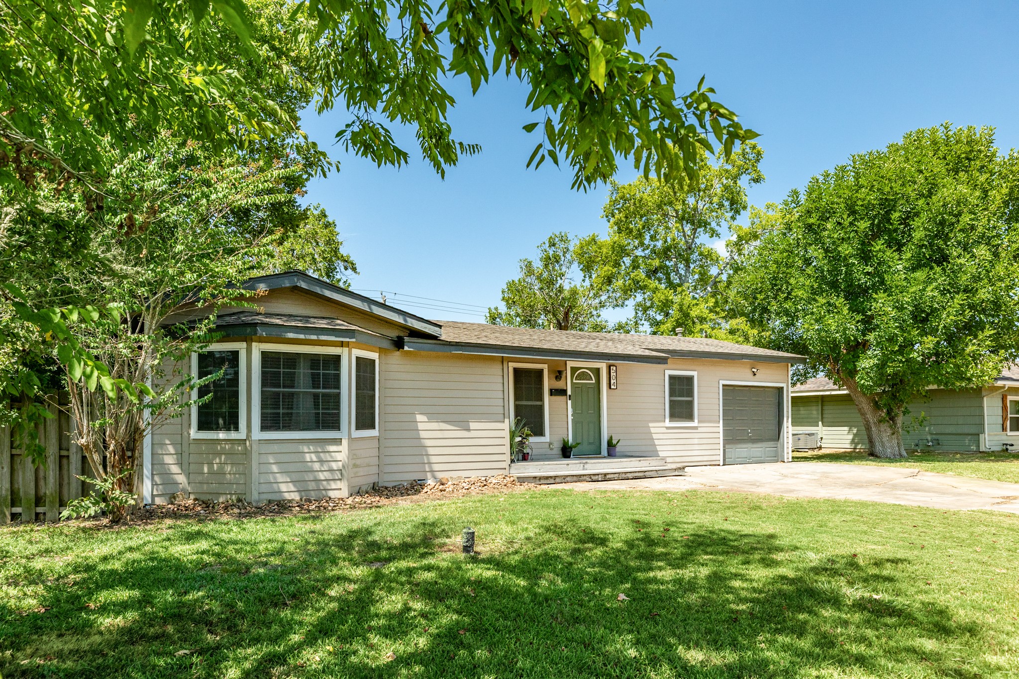 504 Azalea Street Lake Jackson TX 77566