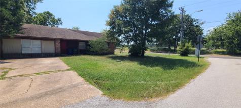 102 Tracy Street Huntsville TX 77320