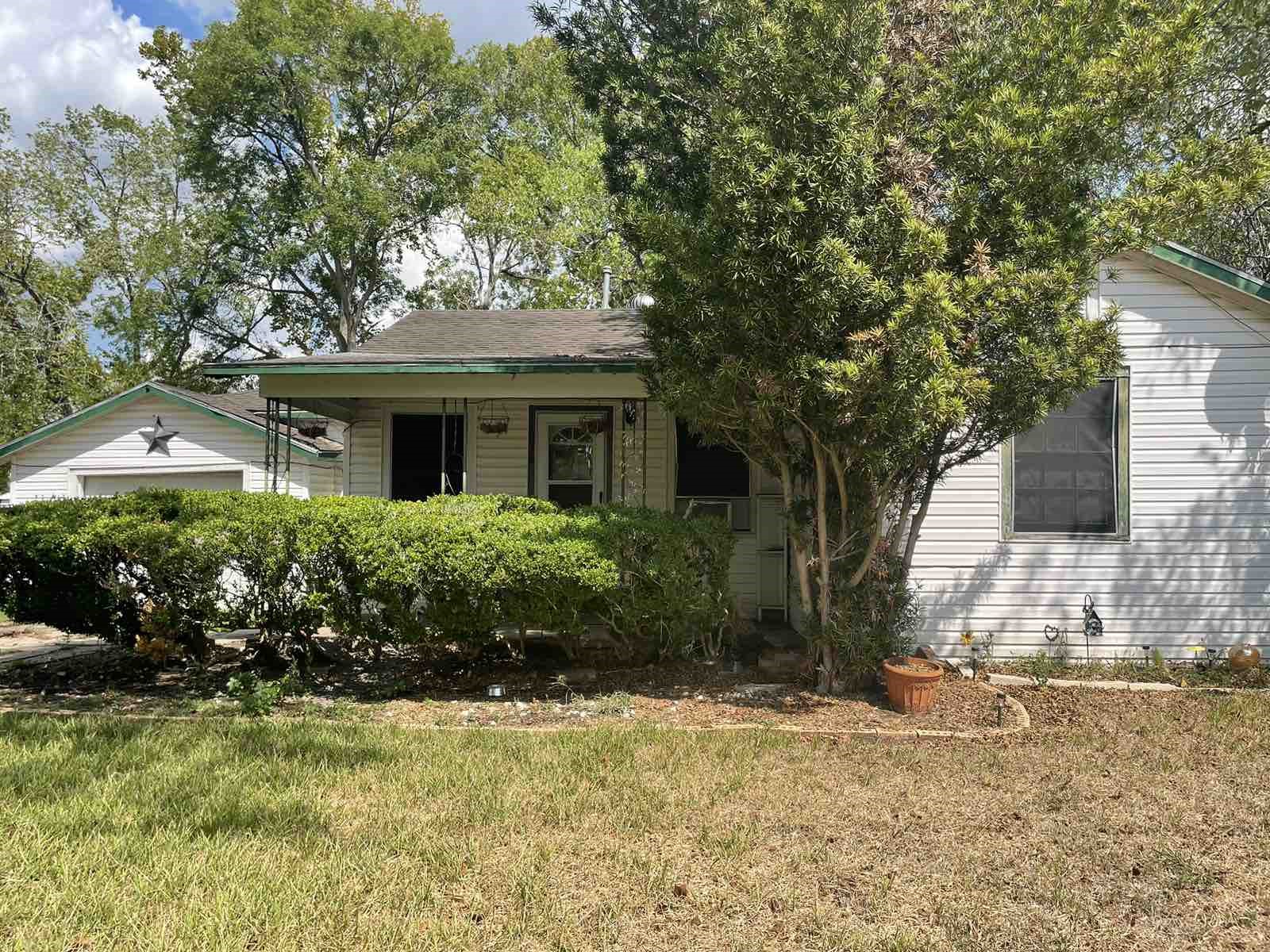 216 Delmas Drive Wharton TX 77488