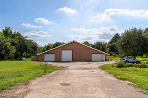 3245 W Highway 6 Alvin TX 77511