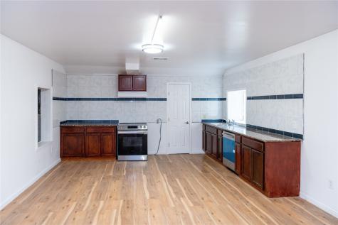 3245 W Highway 6 Alvin TX 77511