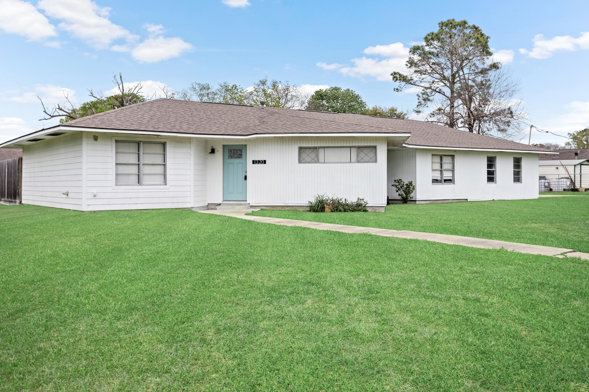 1320 Avenue L Nederland TX 77627