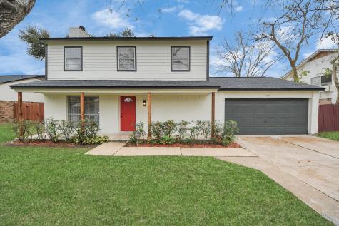 425 E Castle Harbour Drive Friendswood TX 77546