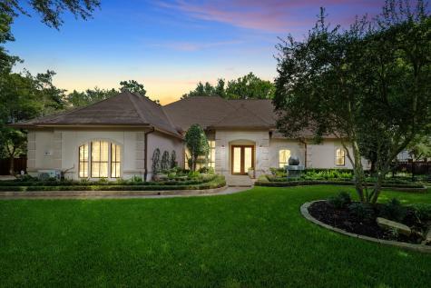 908 Bentwood Court Friendswood TX 77546
