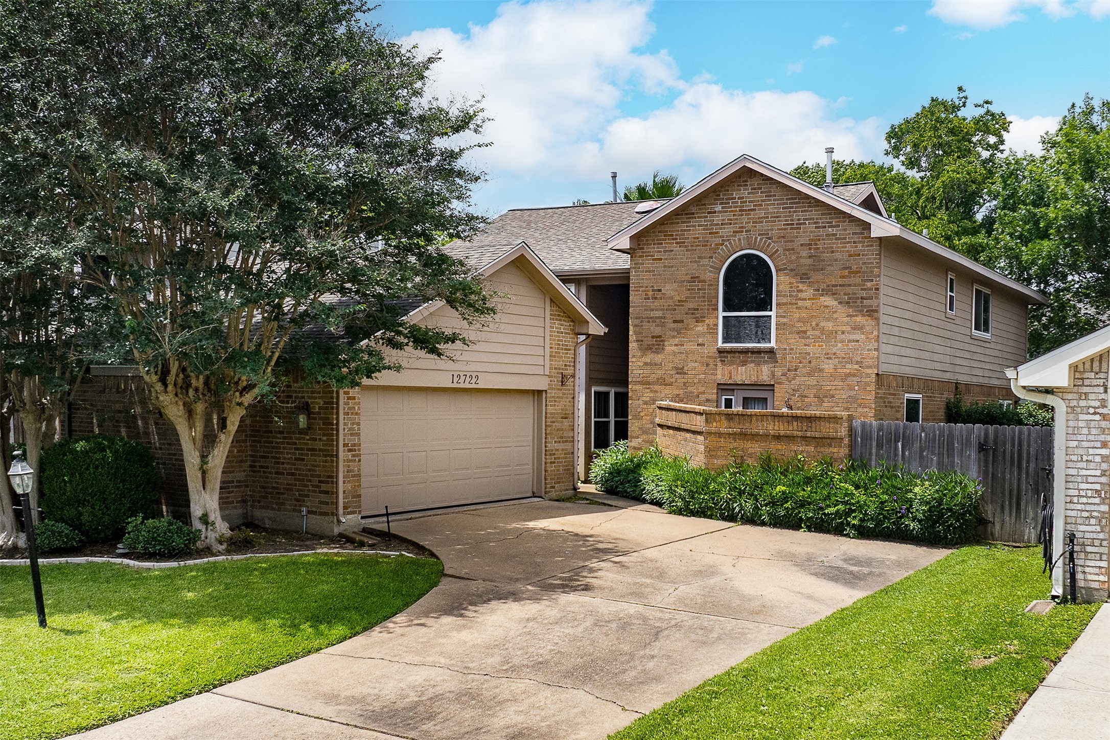 12722 Skyknoll Lane Houston TX 77082