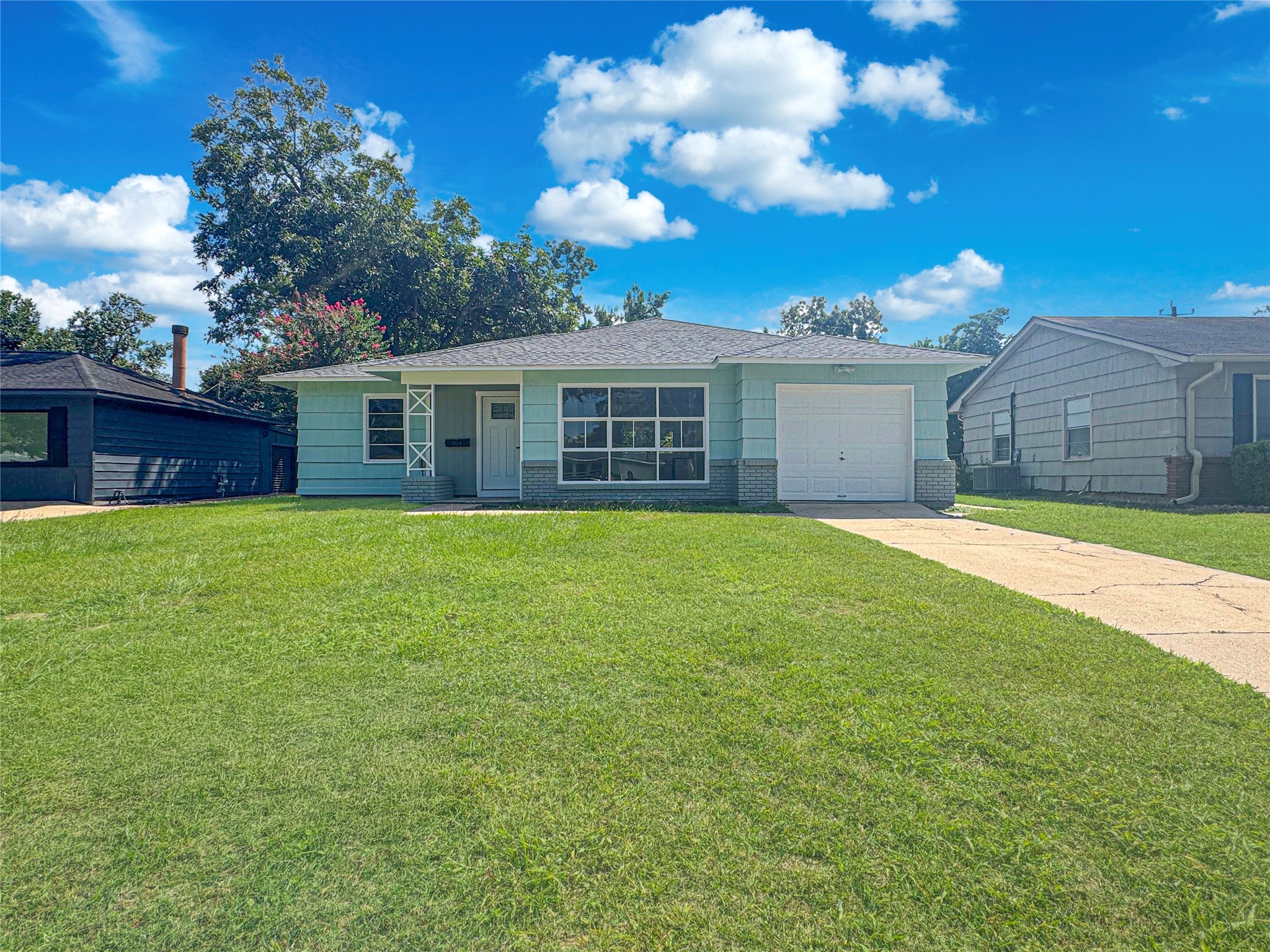 404 Wisteria Street Lake Jackson TX 77566