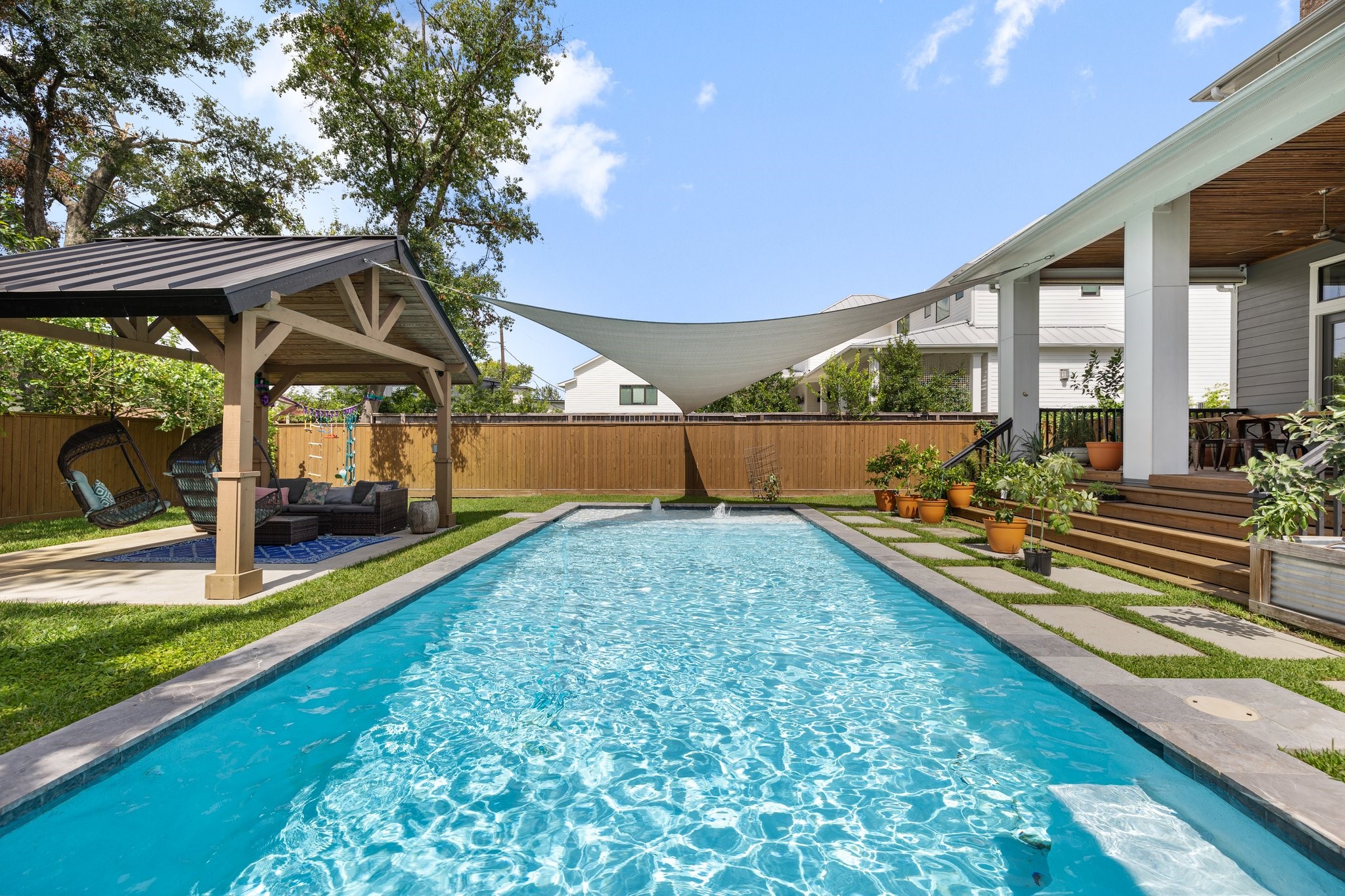 918 W 16th Street Houston TX 77008