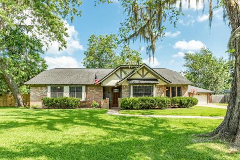 60 Poplar Court Lake Jackson TX 77566