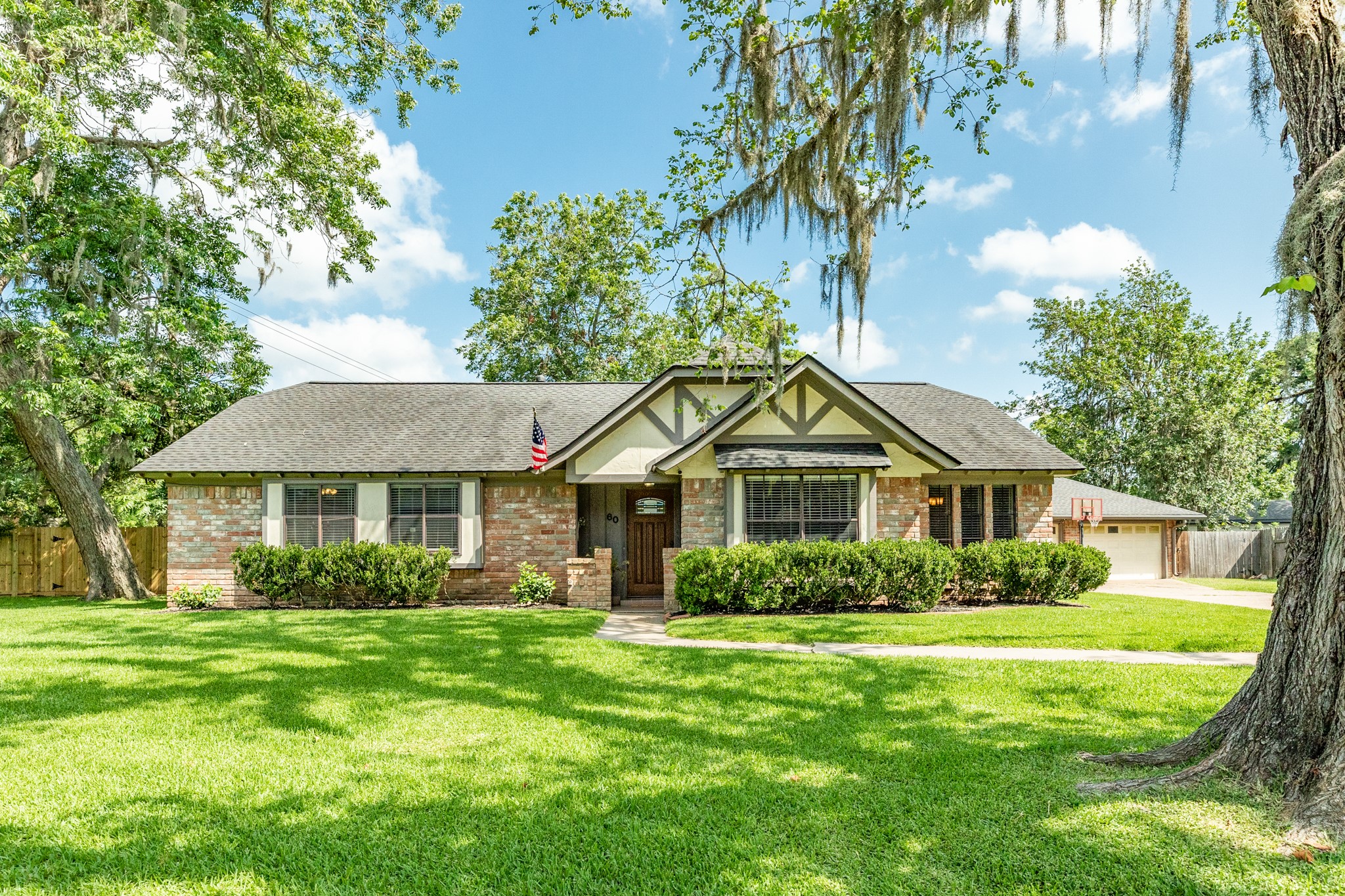 60 Poplar Court Lake Jackson TX 77566
