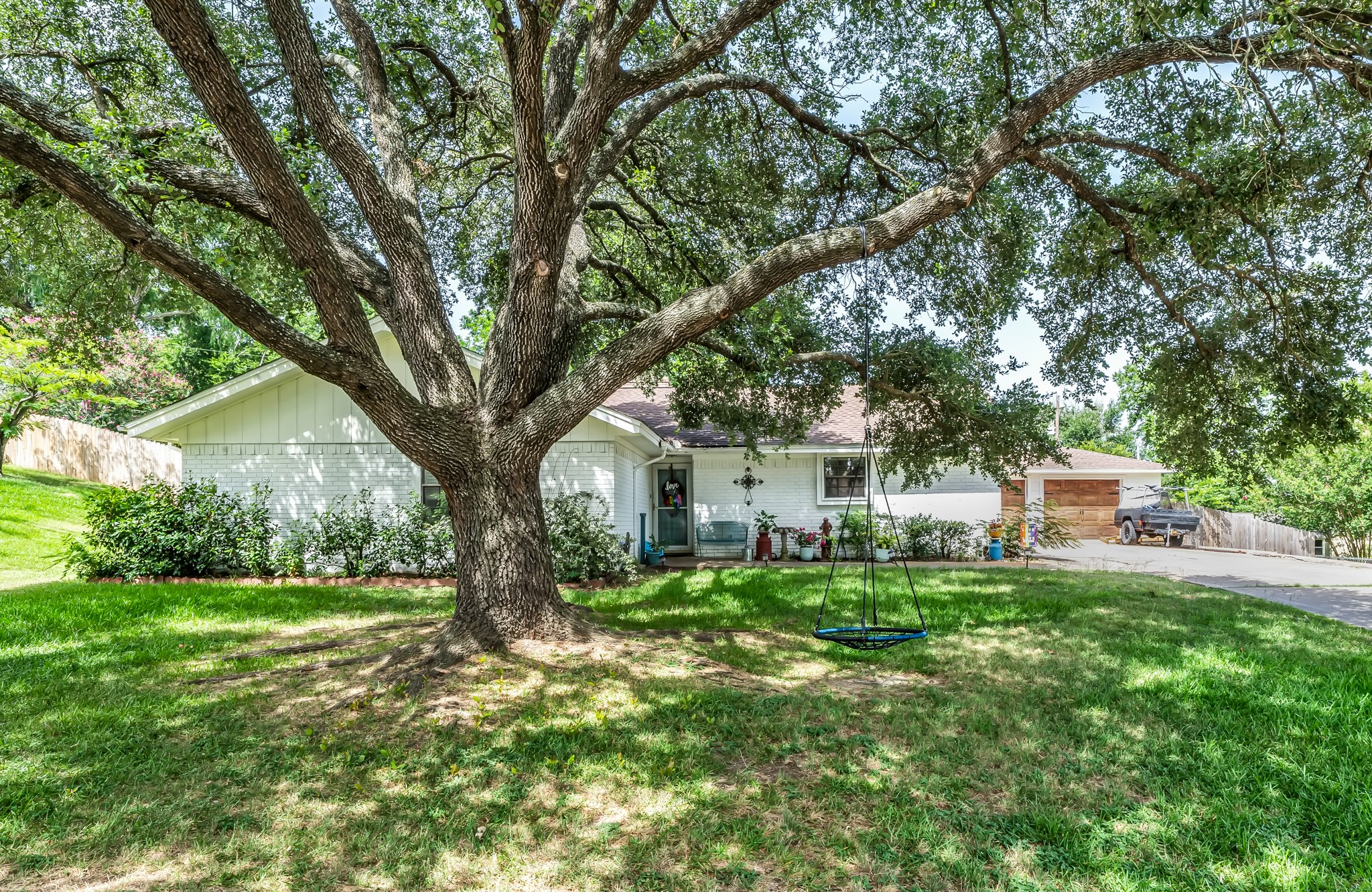 825 N Gray Street Caldwell TX 77836