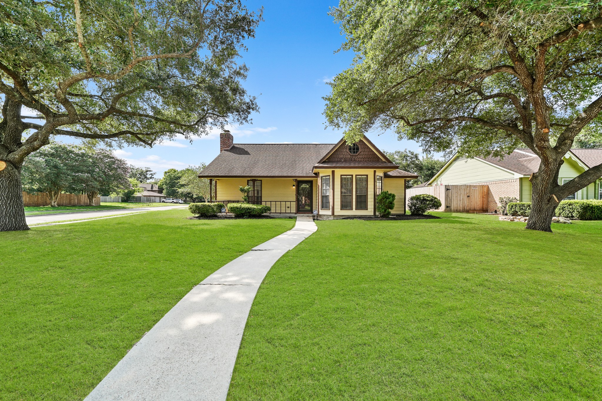 501 Huckleberry Drive Lake Jackson TX 77566
