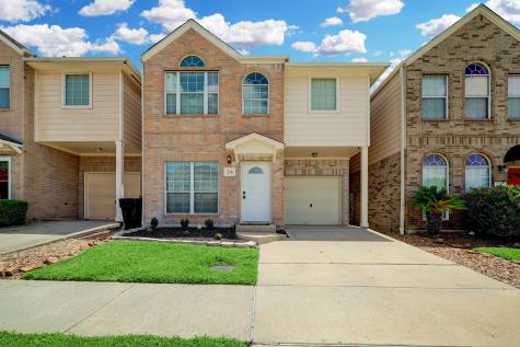 214 Plaza Del Sol Park Houston TX 77020