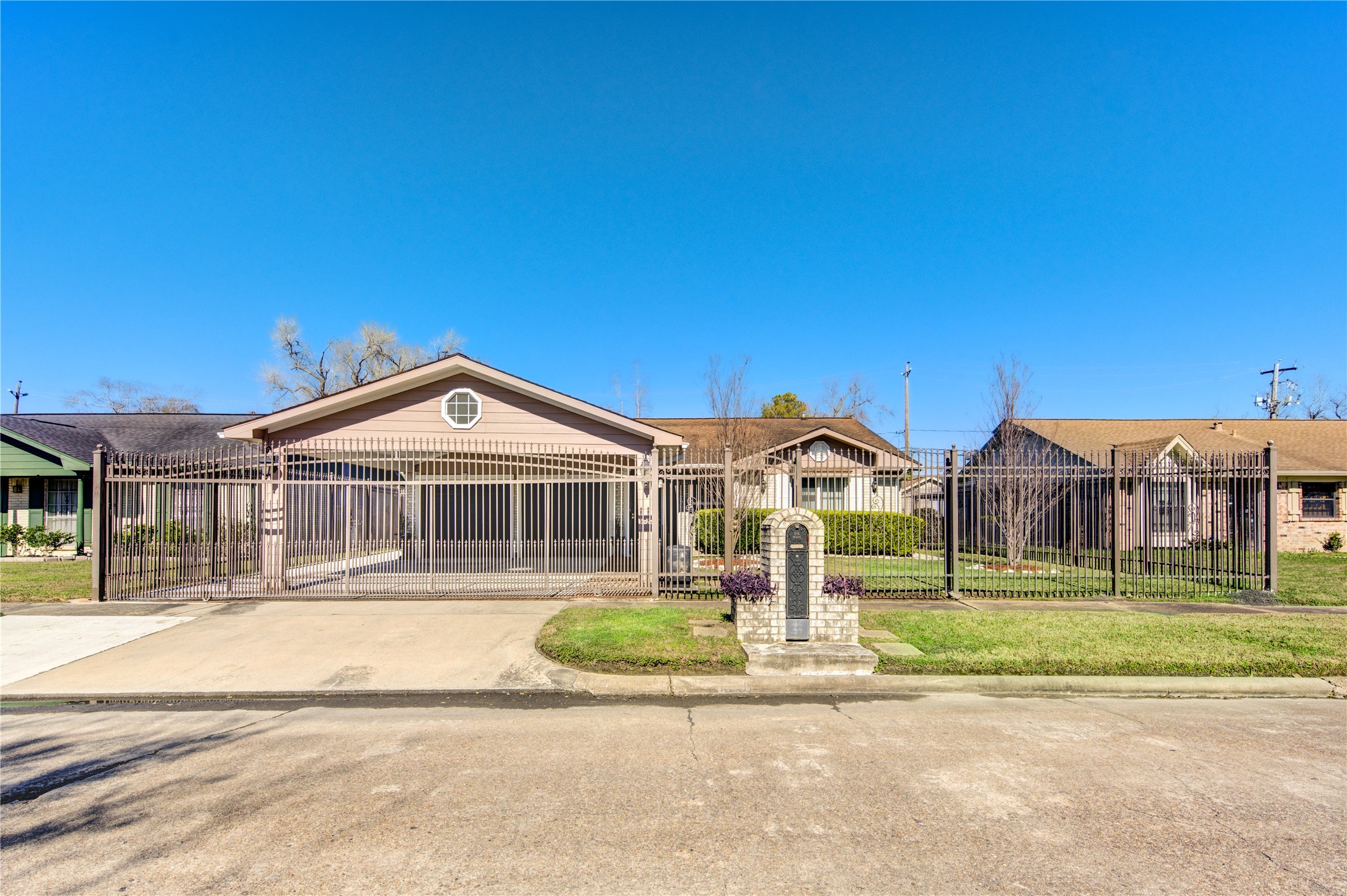 5255 Bungalow Lane Houston TX 77048
