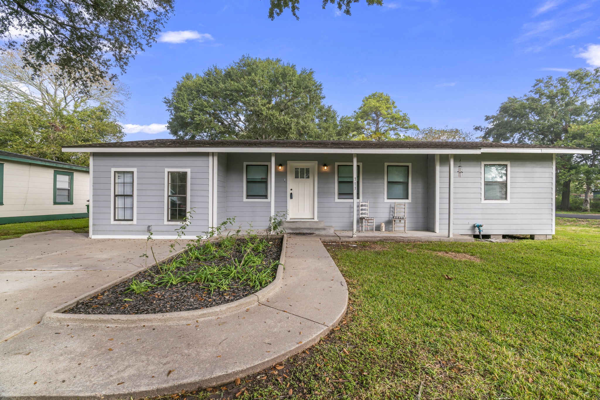 713 Akers Street Angleton TX 77515