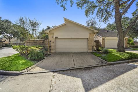 8103 Oakwood Place Houston TX 77040