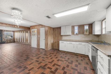 850 County Road 2145 Cleveland TX 77327
