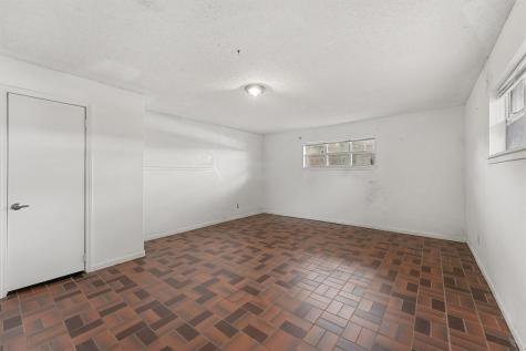 850 County Road 2145 Cleveland TX 77327
