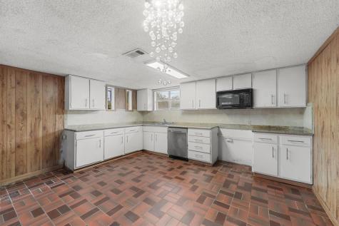 850 County Road 2145 Cleveland TX 77327