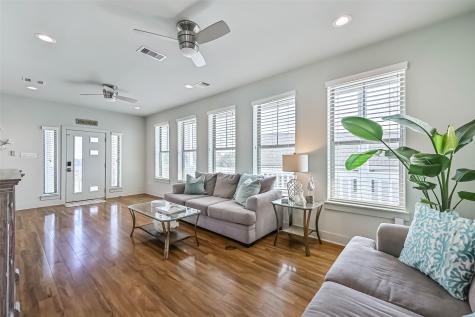 4214 Spanish Main Galveston TX 77554