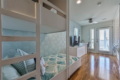 4214 Spanish Main Galveston TX 77554