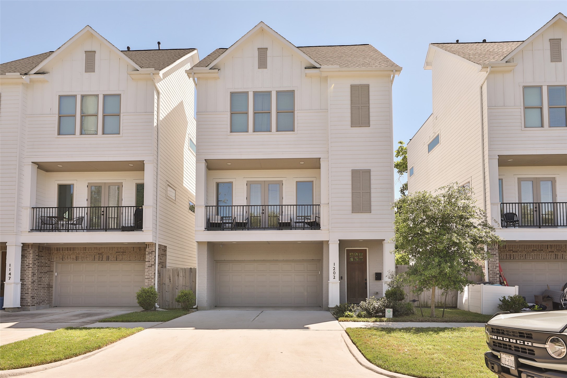 1202 W 12th Street Houston TX 77008