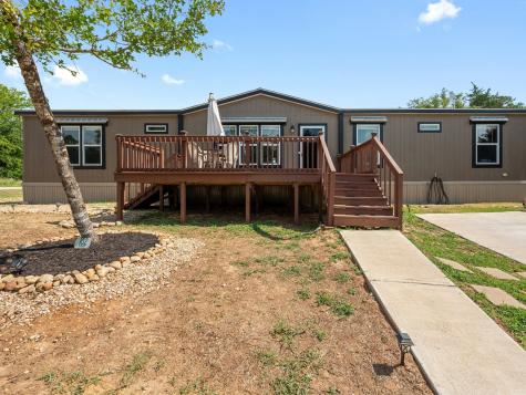 102 Chickasaw Smithville TX 78957