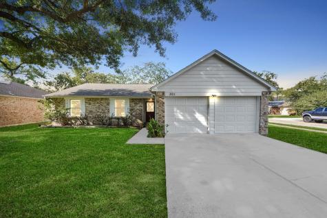 301 Meadow Wood Court League City TX 77573