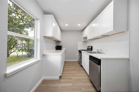 2110 Hillshire Drive Deer Park TX 77536