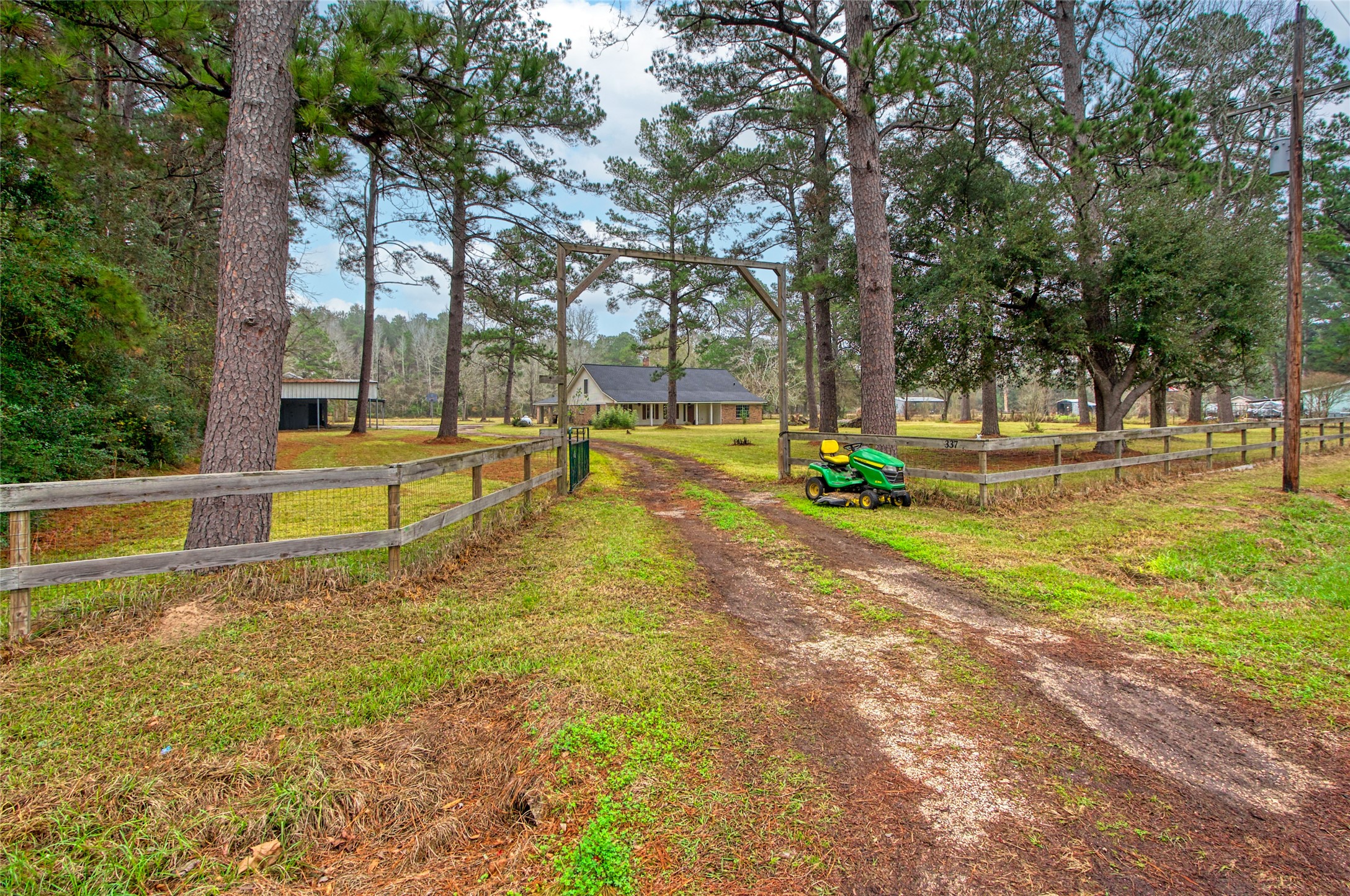337 County Road 2281 Cleveland TX 77327