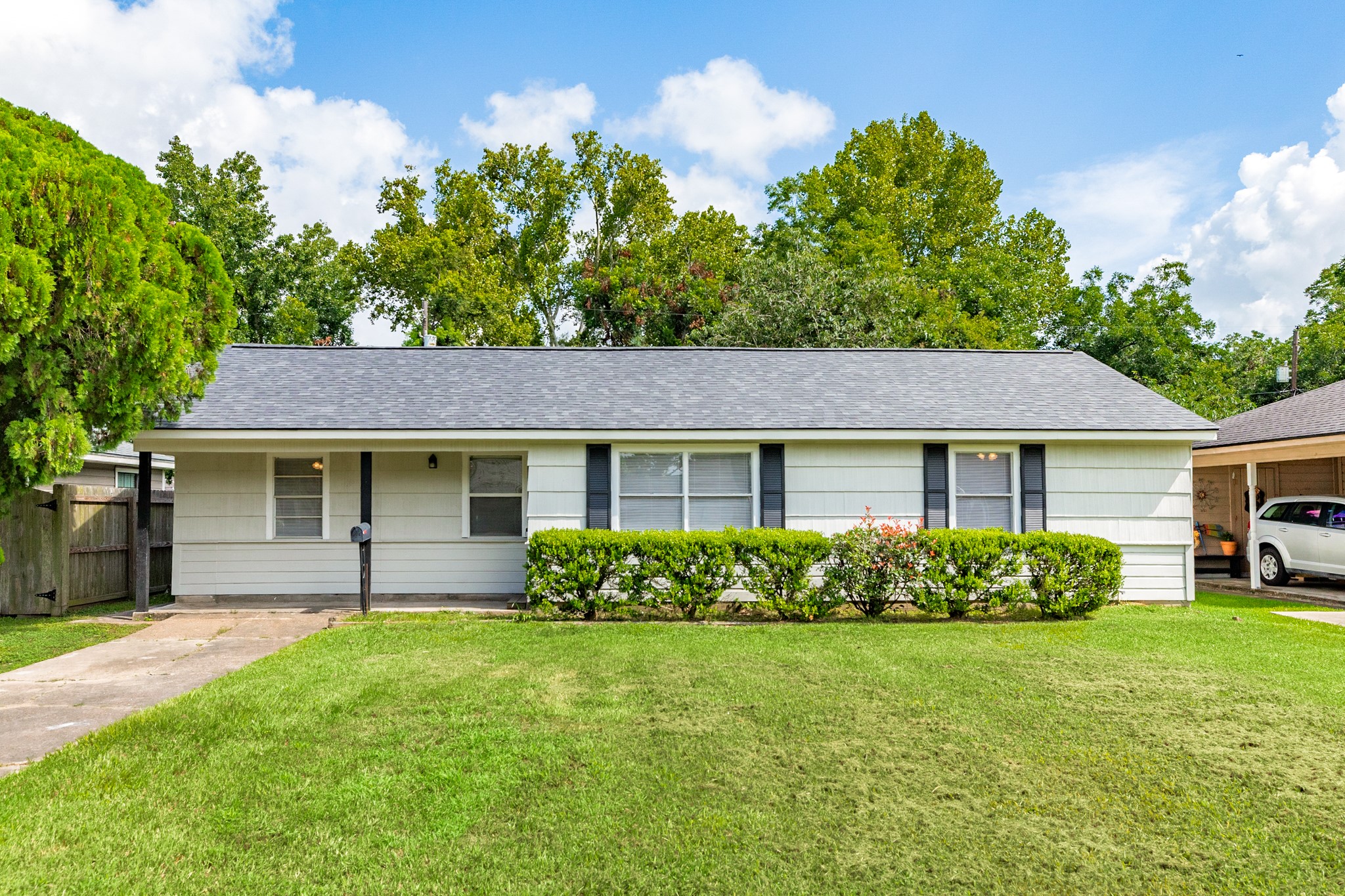1118 Woodbine Drive West Columbia TX 77486