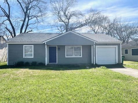 636 Kyle Street Angleton TX 77515