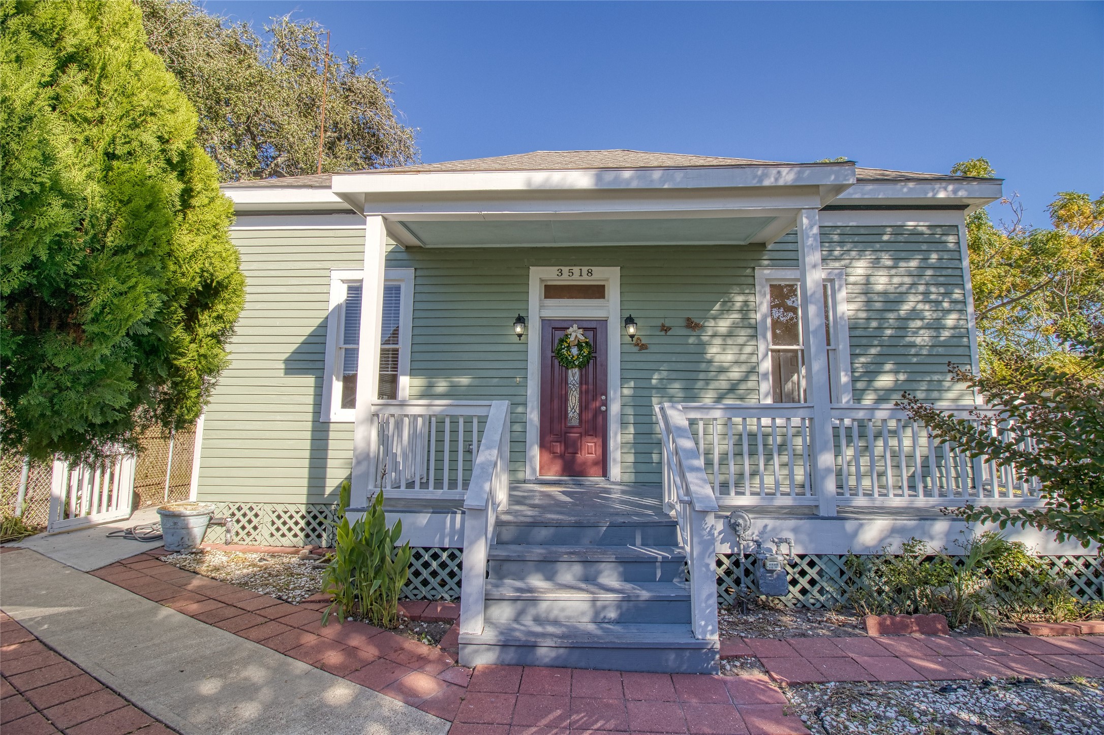 3518 Avenue Q 1/2 Galveston TX 77550