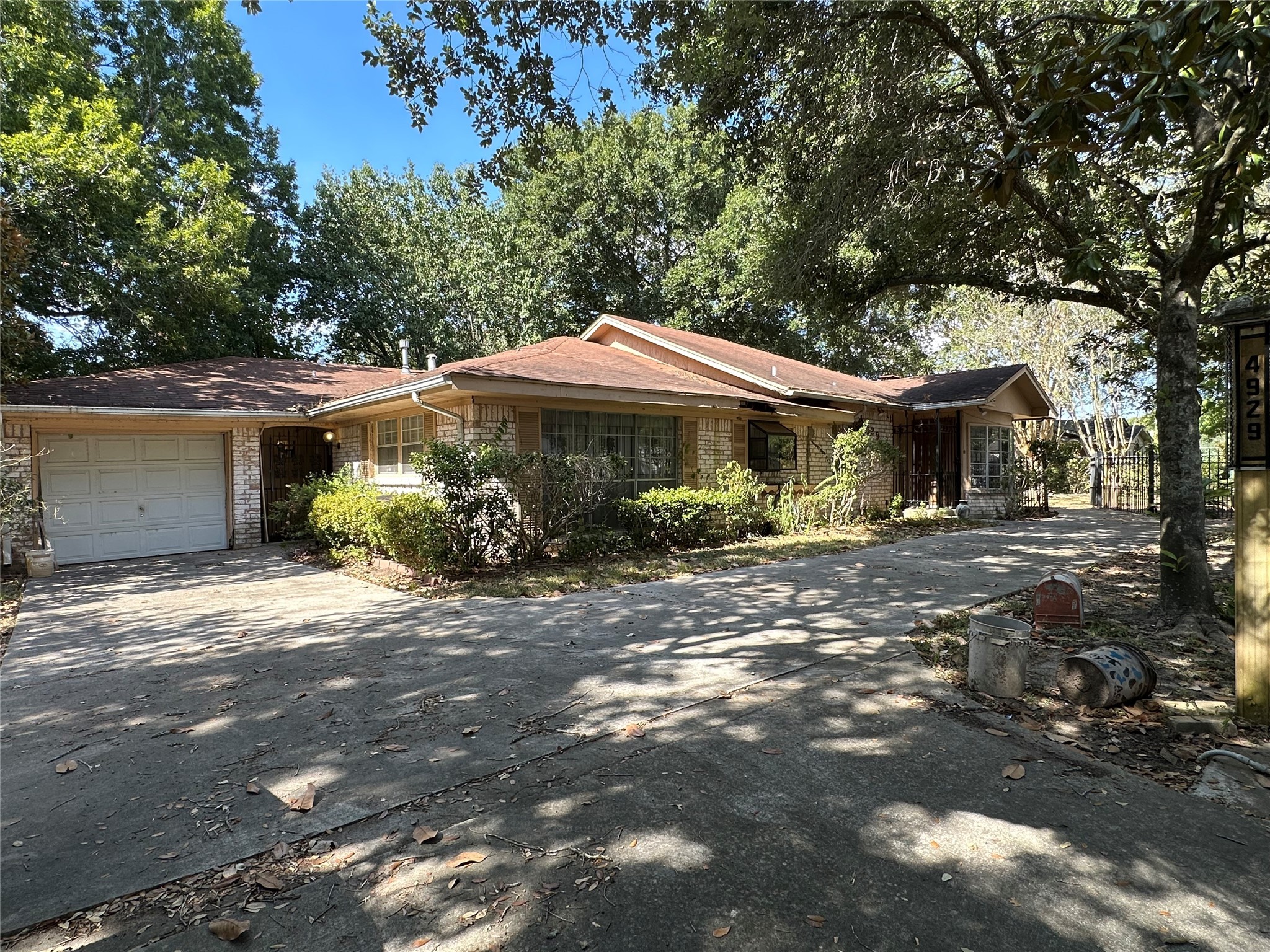 4929 Rue Street Houston TX 77033
