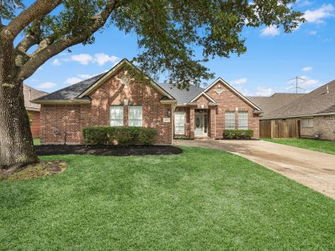 2221 W Van Trease Drive Deer Park TX 77536