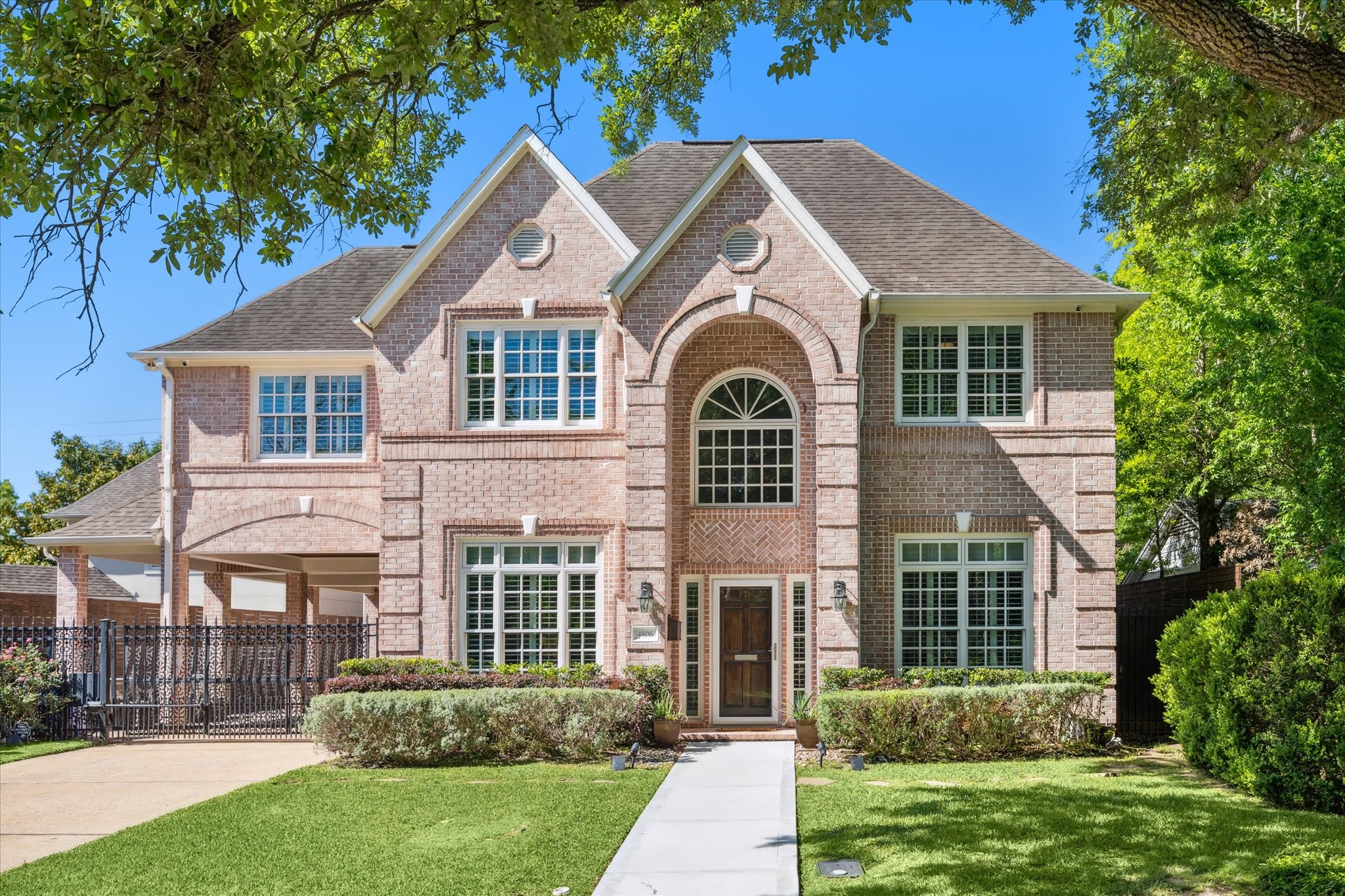4806 Locust Street Bellaire TX 77401