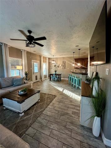 405 N Amherst Drive West Columbia TX 77486