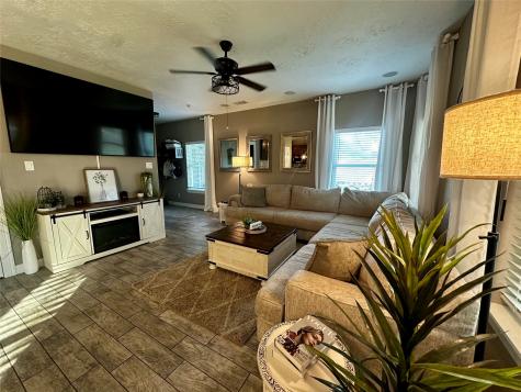 405 N Amherst Drive West Columbia TX 77486