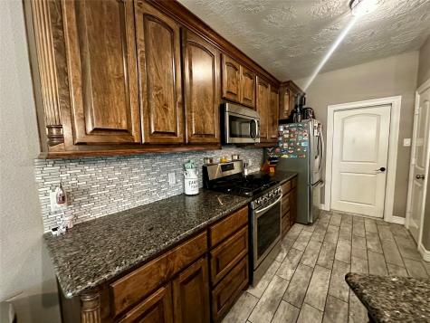 405 N Amherst Drive West Columbia TX 77486