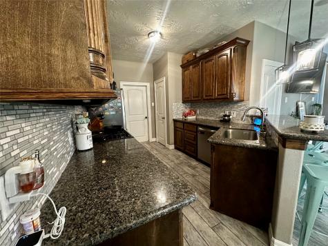 405 N Amherst Drive West Columbia TX 77486