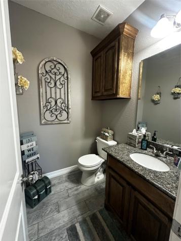 405 N Amherst Drive West Columbia TX 77486