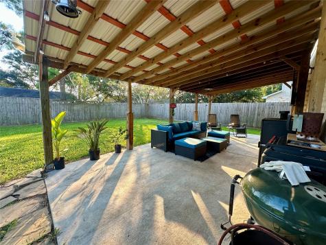405 N Amherst Drive West Columbia TX 77486