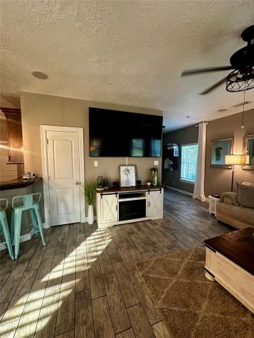 405 N Amherst Drive West Columbia TX 77486